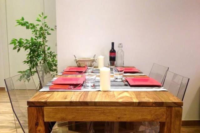 La Dolce Vita - Luxury Colosseum Boutique Apartment Roma Esterno foto