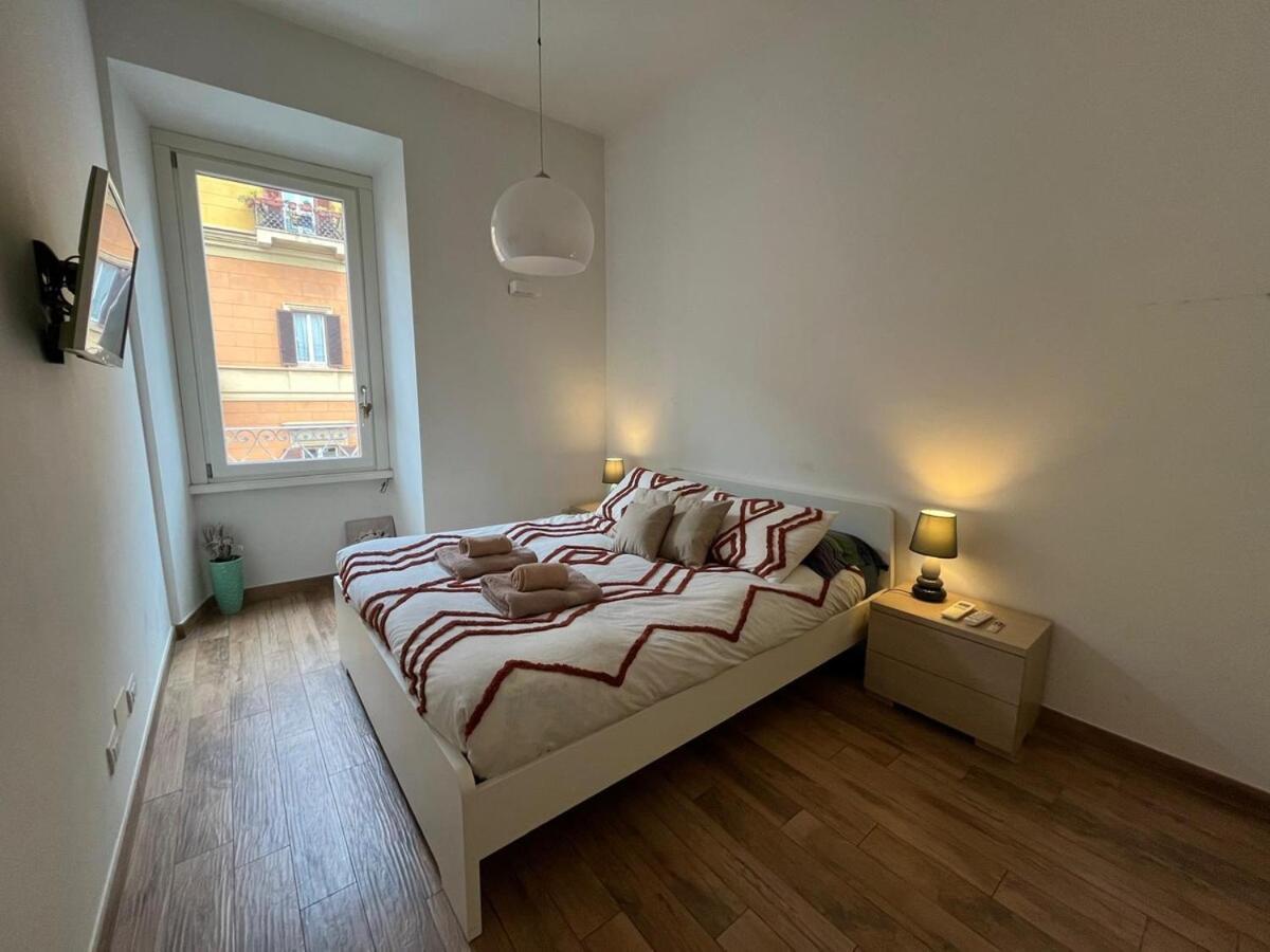 La Dolce Vita - Luxury Colosseum Boutique Apartment Roma Esterno foto