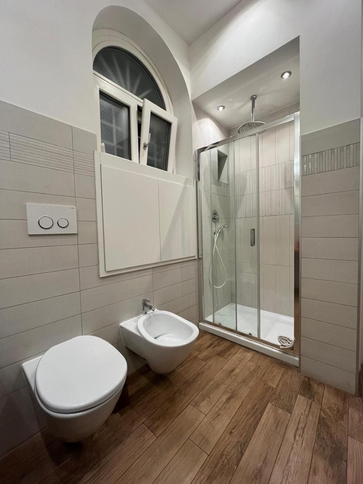 La Dolce Vita - Luxury Colosseum Boutique Apartment Roma Esterno foto