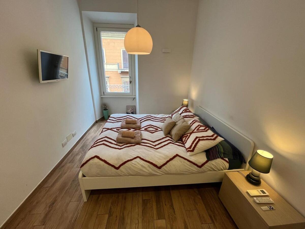 La Dolce Vita - Luxury Colosseum Boutique Apartment Roma Esterno foto