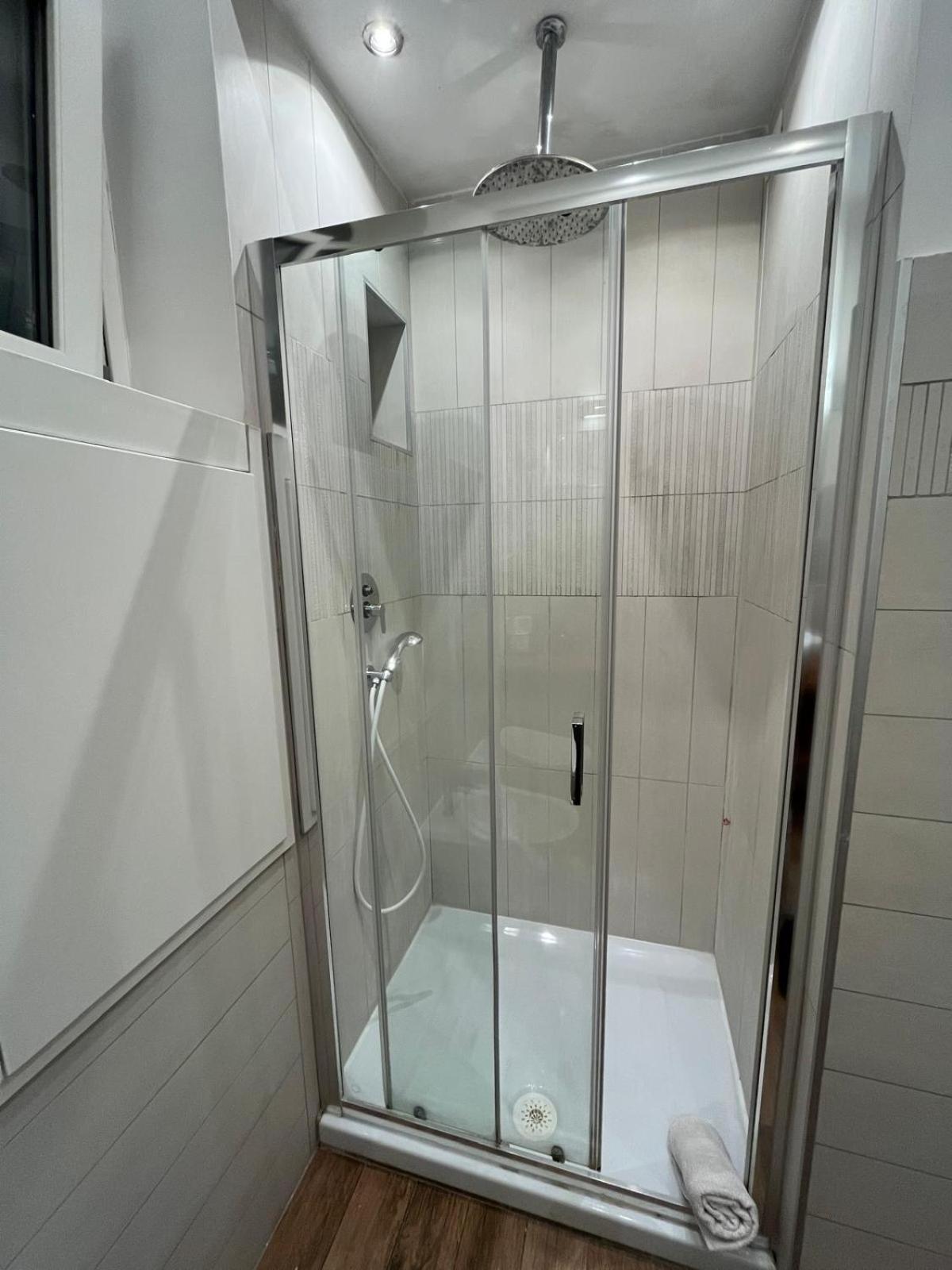 La Dolce Vita - Luxury Colosseum Boutique Apartment Roma Esterno foto